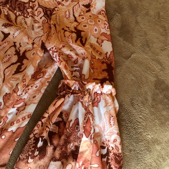 Lauren Conrad Top with tie sleeves (Lg) - Picture 5 of 5